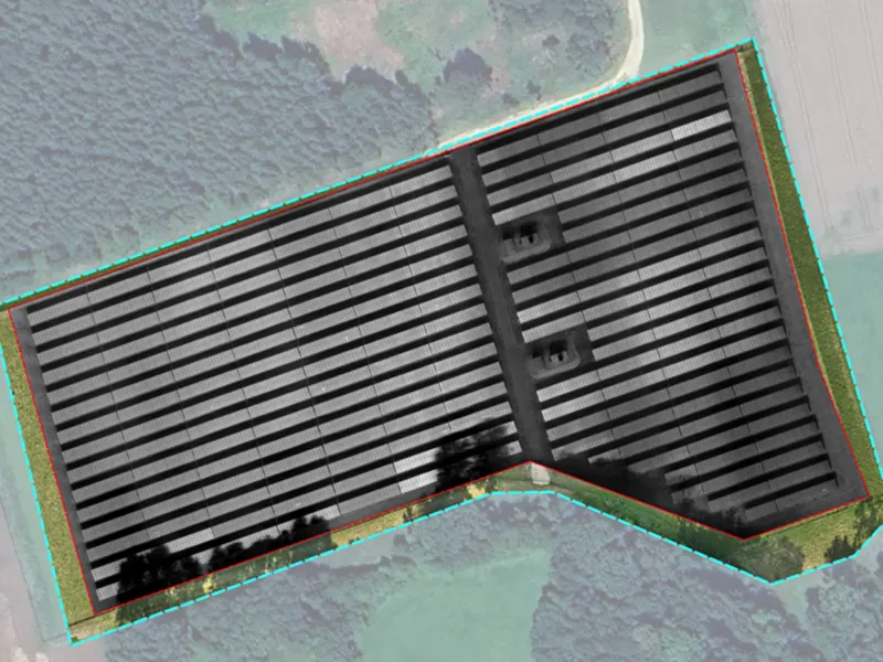 Thermal imaging analysis: Georeferenced Thermal Orthophoto (IR) for PV System Inspection Thermal imaging analysis: Georeferenced thermal orthophoto of a rooftop PV system, providing a map-ready infrared layer for inspection and documentation.